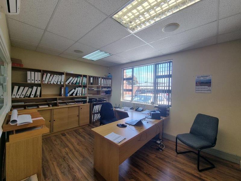 To Let commercial Property for Rent in Newton Park Eastern Cape